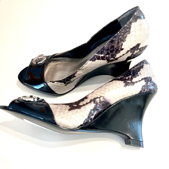 Carlos Falchi Wedge Snakeskin Peep Toe Heels - Picture 8 of 16